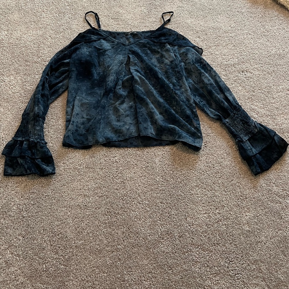 DNA cold shoulder top